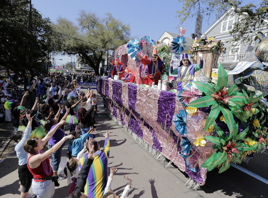 Krewe of Mid-City 2017 rolls in New Orleans: See Mardi Gras parade photos